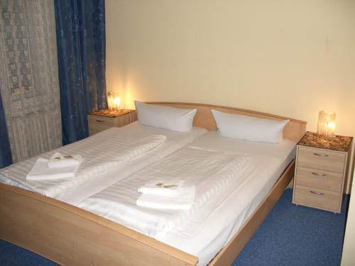 Hotel-Pension Cortina Berlin Oda fotoğraf