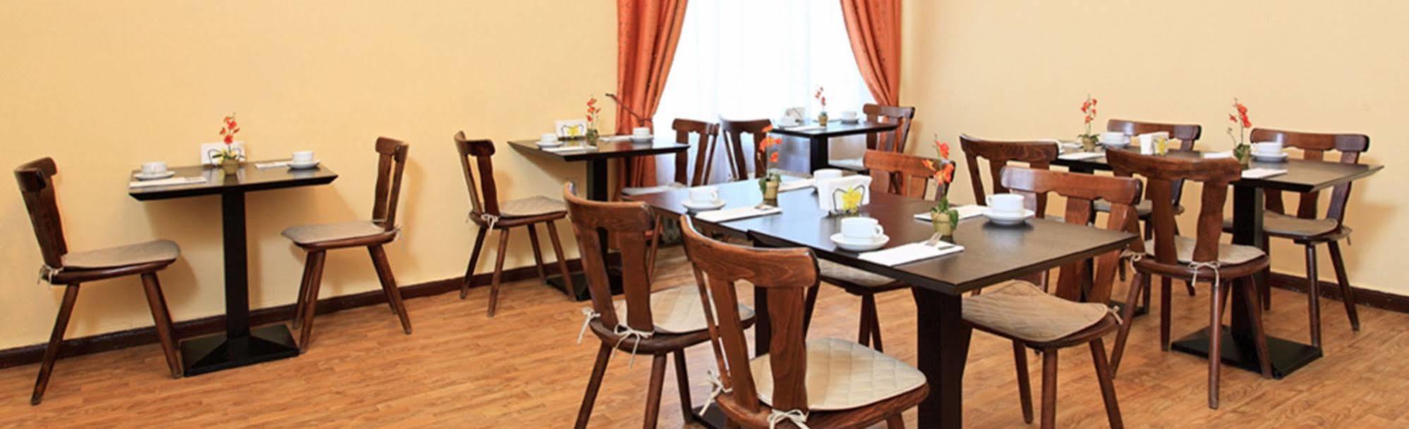 Hotel-Pension Cortina Berlin Dış mekan fotoğraf
